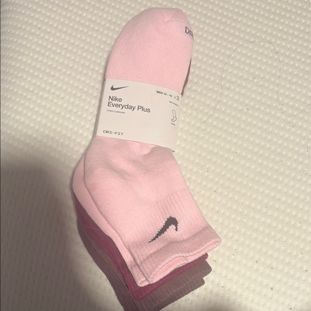 Nike Everyday Plus Men's Socks - Pink and Purple